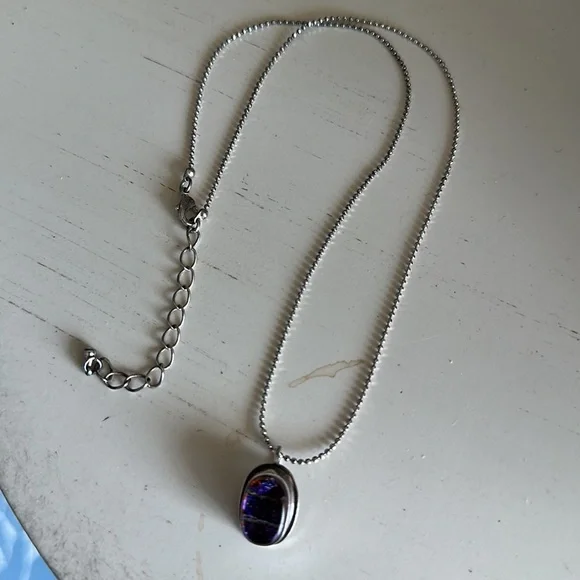 Sterling silver & purple dichroic glass pendant necklace - Picture 7 of 8